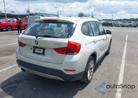 2013 BMW X1 xDrive28I z USA, uszkodzony, nr VIN WBAVL1C51DVR83593
